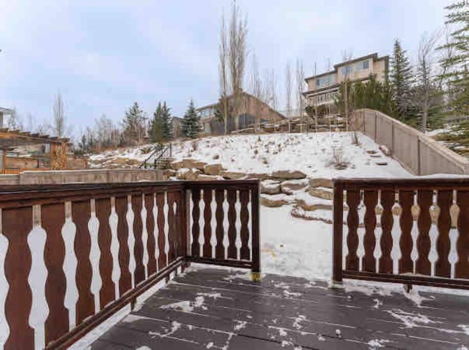 Вилла 2500 Sq House In Springbank Hill Bl 261818 Калгари Экстерьер фото