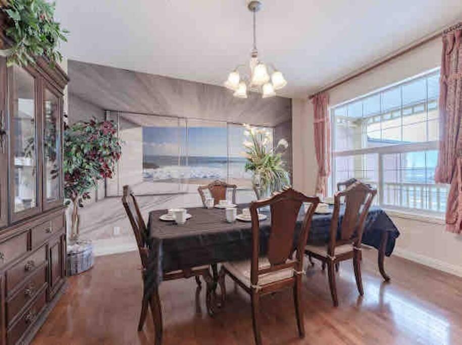 Вилла 2500 Sq House In Springbank Hill Bl 261818 Калгари Экстерьер фото